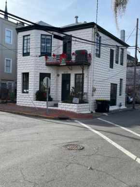 Lincoln Street and Perry Lane